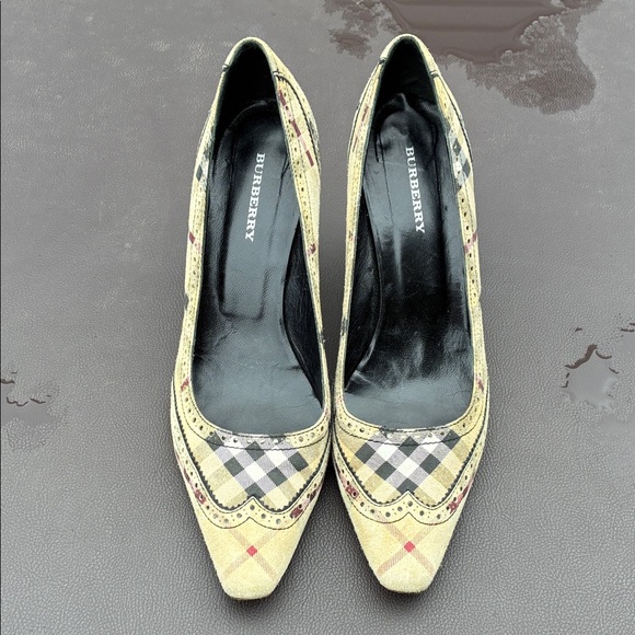 Burberry Shoes - Burberry made in Spain Women's Checkered Pumps - Black and Cream